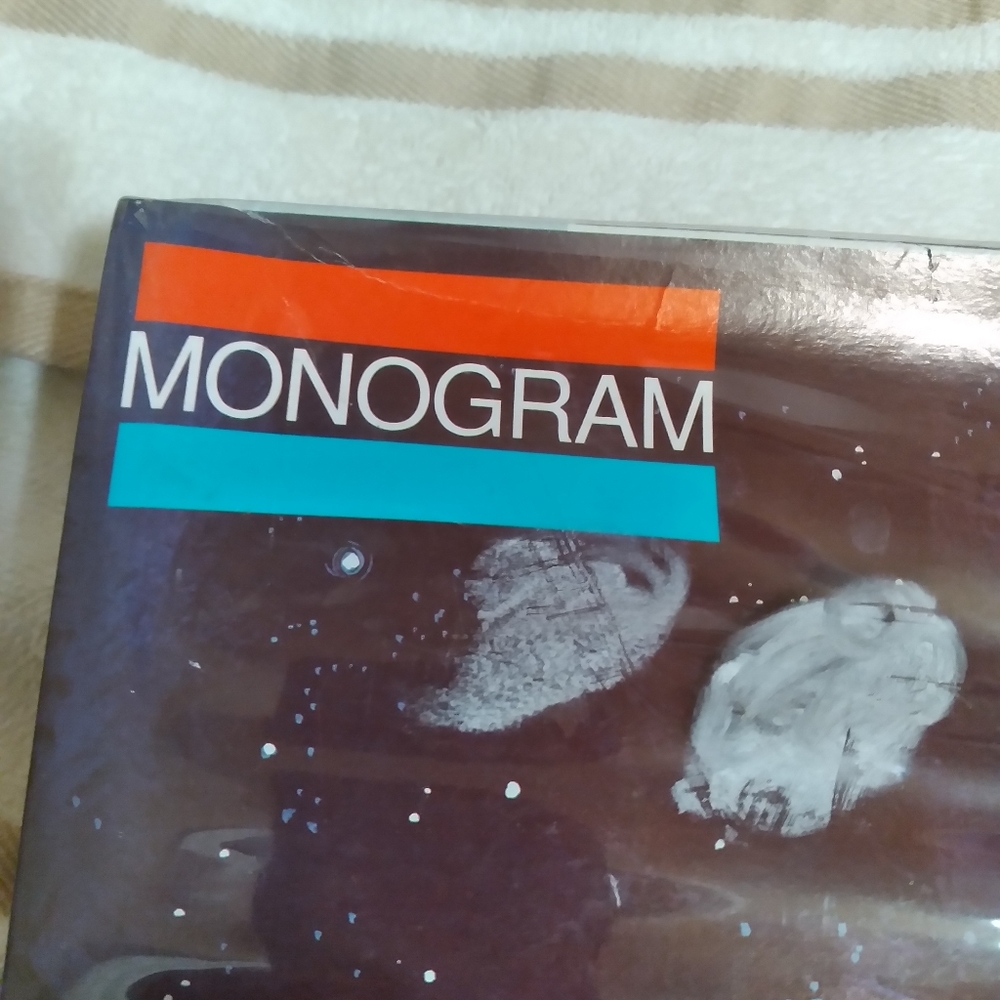 NEW SPACE MONOGRAM SKILL SET